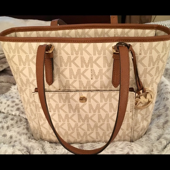 Michael Kors Handbags - Michael Kors Vanilla & Brown purse.